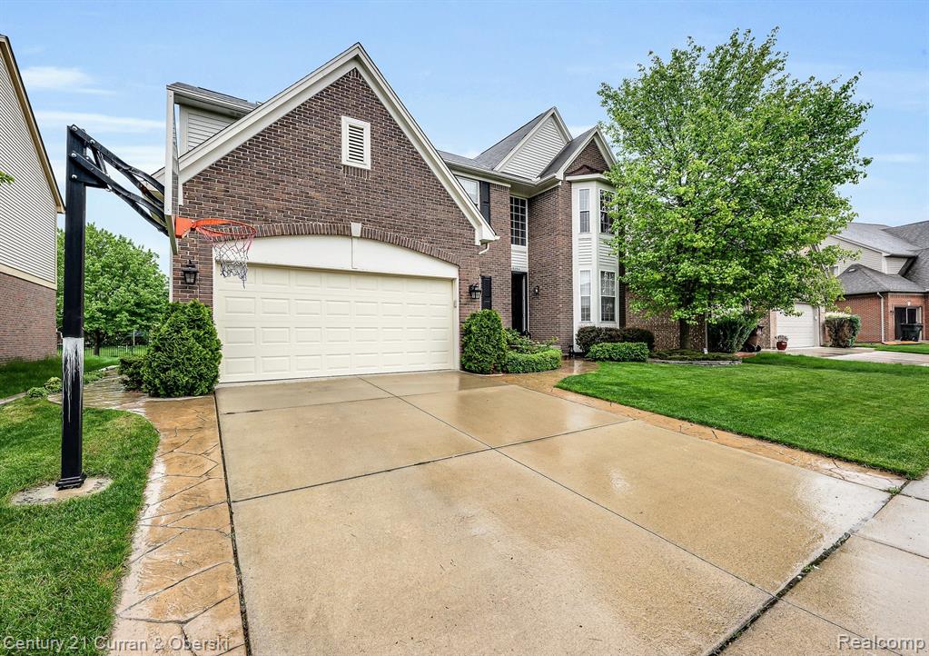 49294 SAINT NICHOLAS, Shelby, MI 48317 — Photo 2