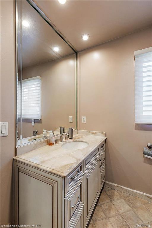 7716 MAPLE Drive, Westland, MI — Photo 22