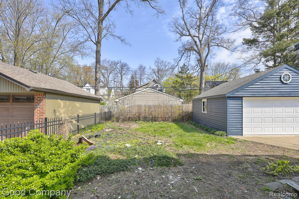 23 Fairwood Boulevard, Pleasant Ridge, MI — Photo 52