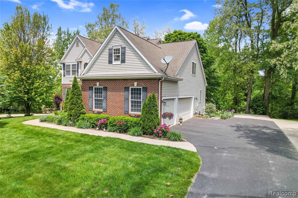 13698 Webbs Shore Drive, Gregory, MI 48137 — Photo 6