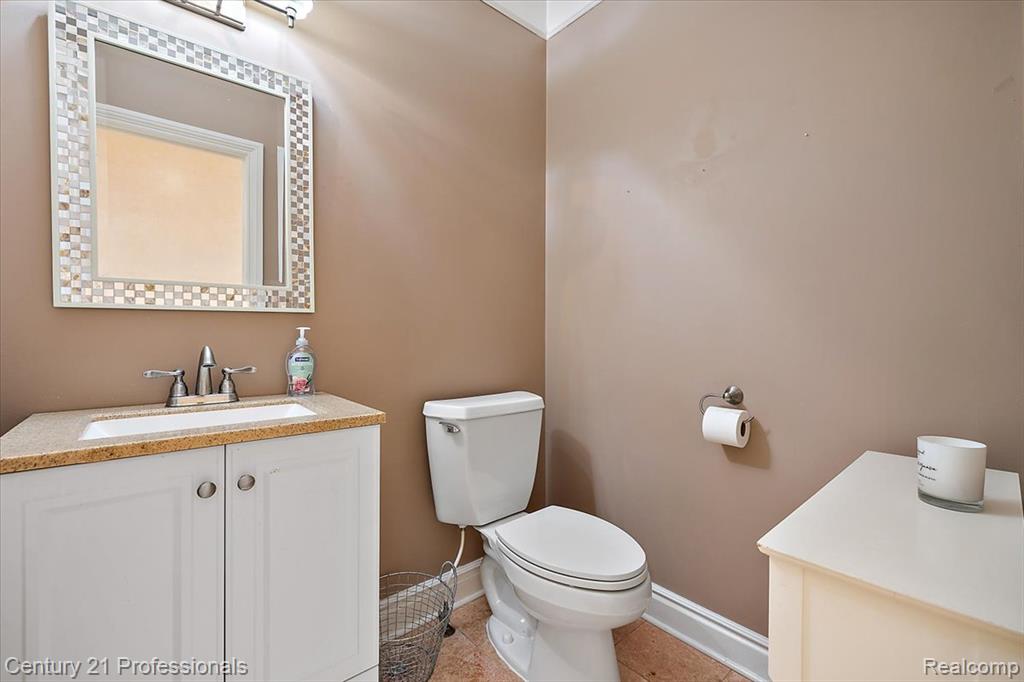 40205 Ashland Drive, Sterling Heights, MI 48313 — Photo 19
