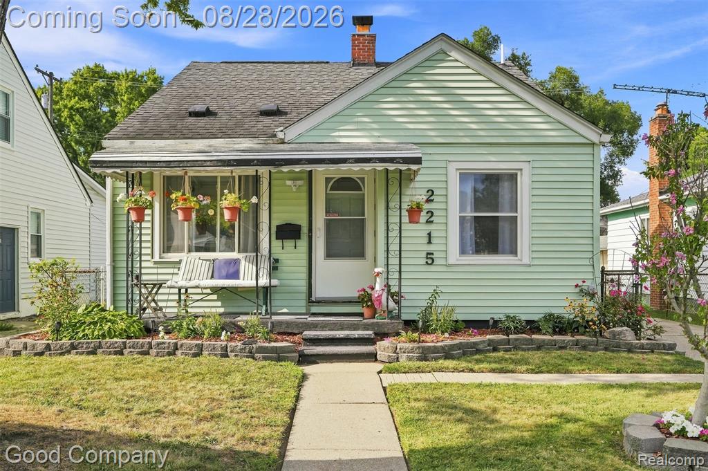 2215 Manatee Street, Ferndale, MI 48220