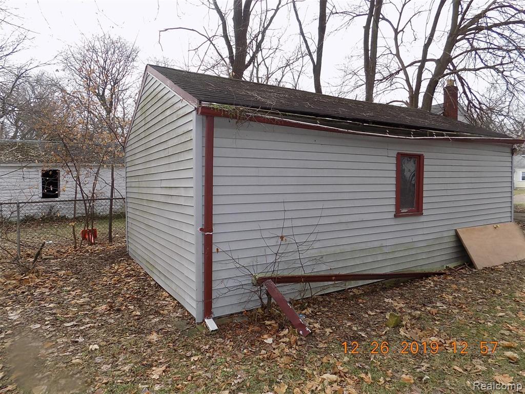18708 SHAFTSBURY Avenue - Photo 5
