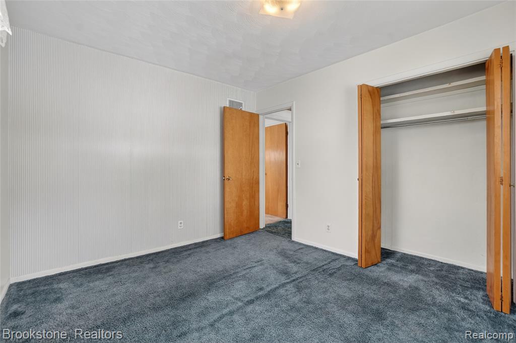 300 N Kibbee Street, MI 48879 — Photo 23