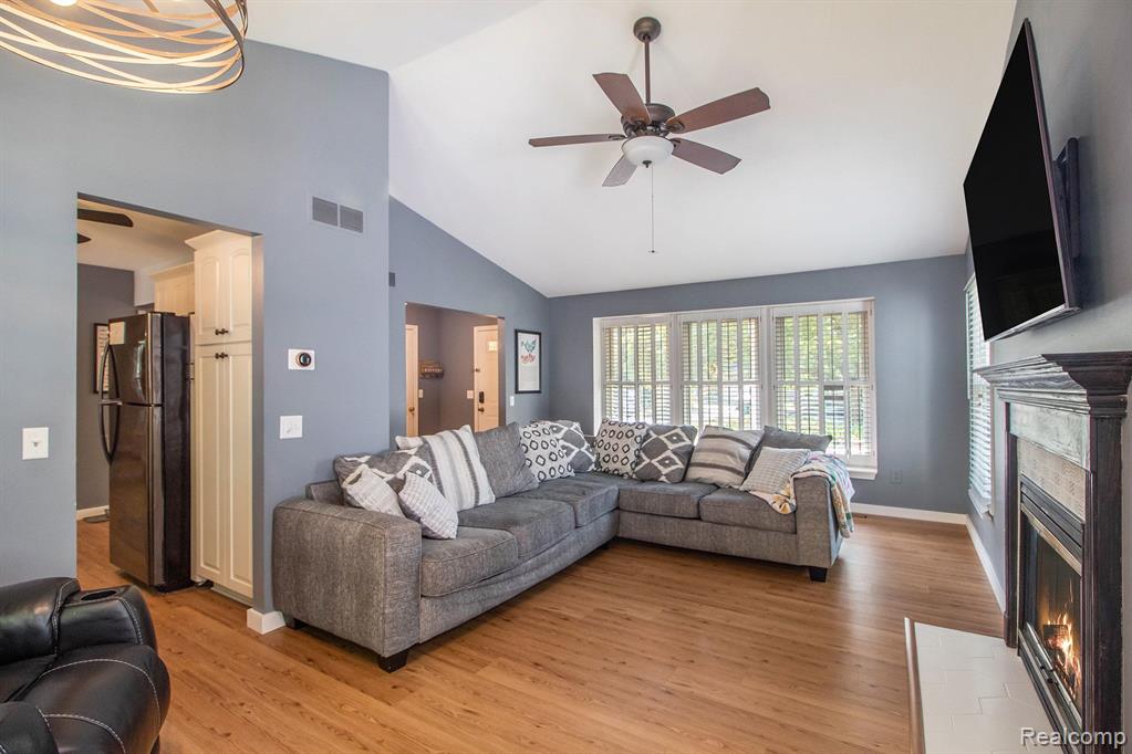 7989 LAKE CREST Drive, Ypsilanti, MI 48197 — Photo 15