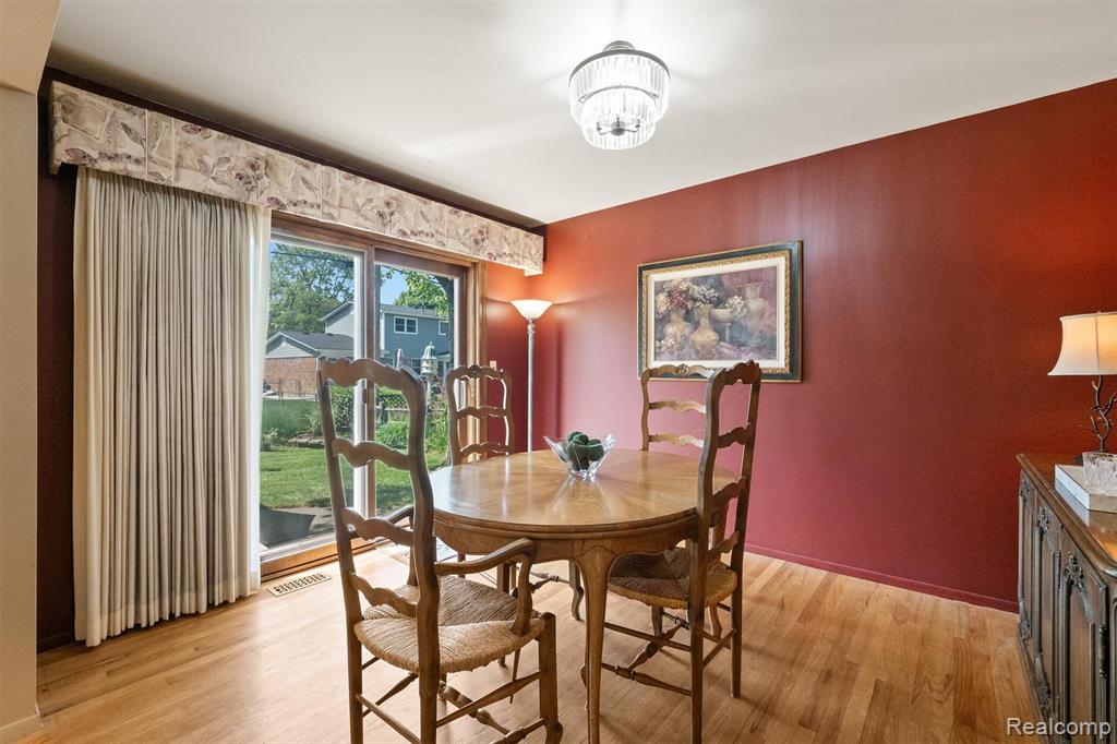 2366 Cumberland Drive, Troy, MI 48085 — Photo 8