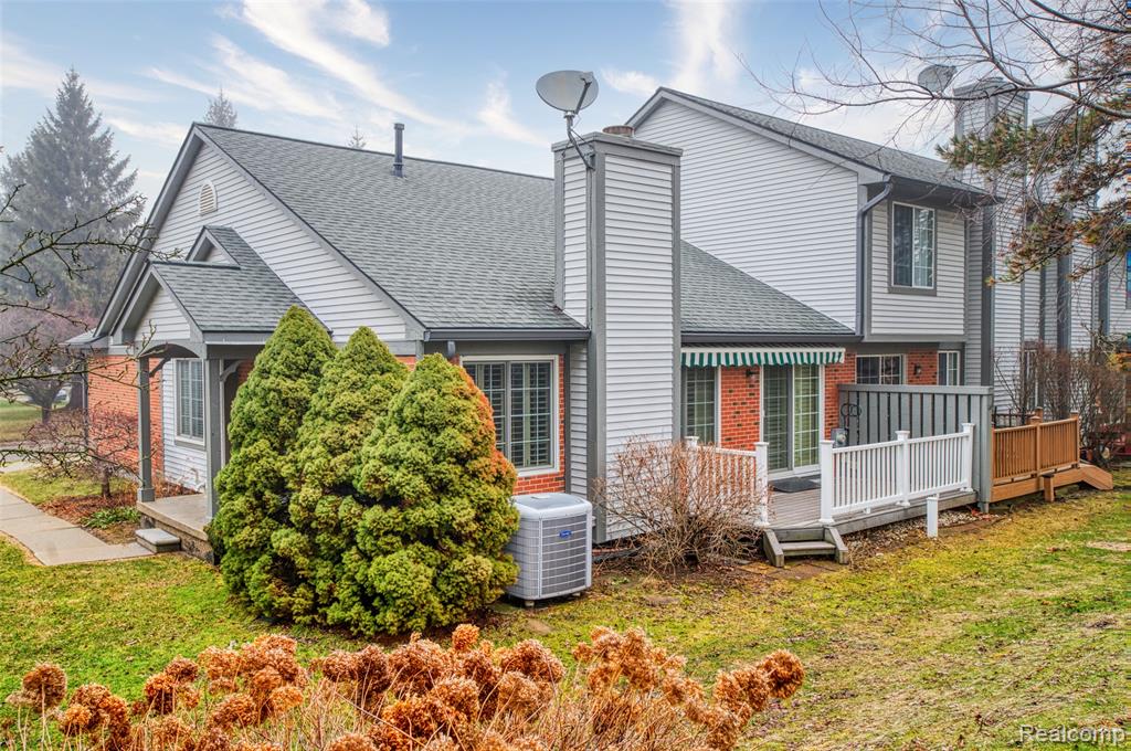 469 Winwood Circle, 121, Walled Lake, MI 48390 — Photo 27