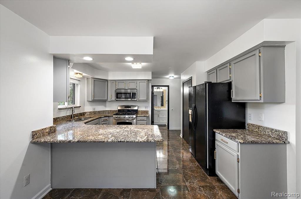 48156 Virginia Court, Macomb, MI 48044 — Photo 16