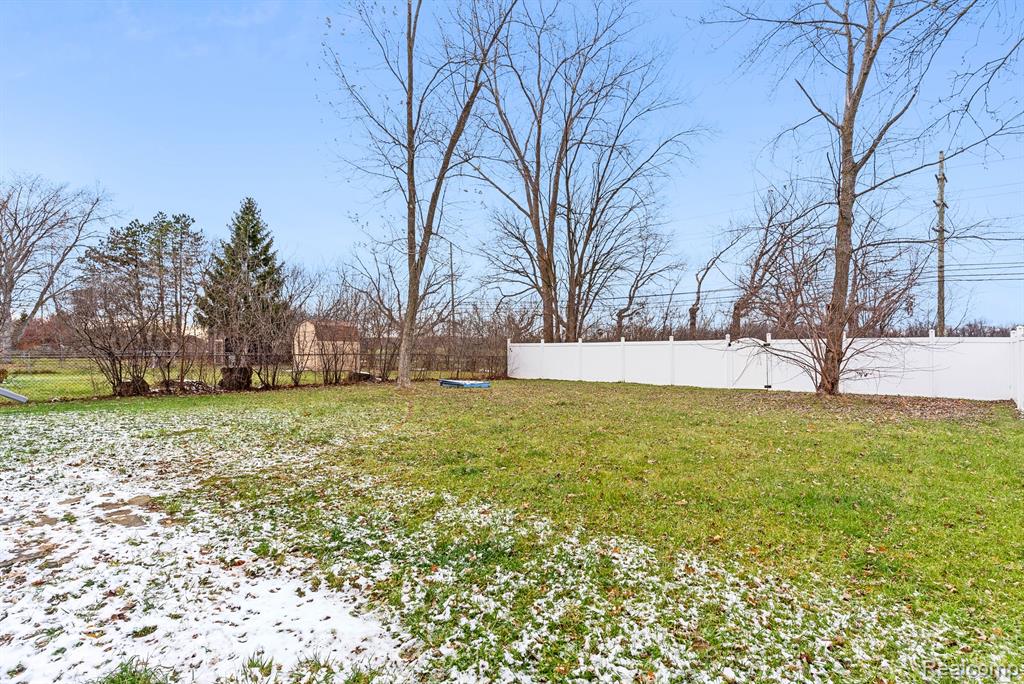 9101 ARLINGTON Drive, Ypsilanti, MI 48198 — Photo 27