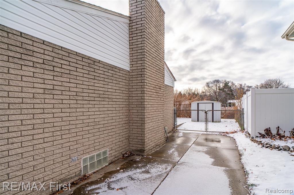 41498 Harvard Drive, Sterling Heights, MI 48313 — Photo 9