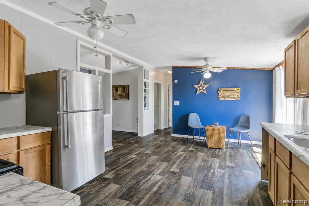 910 E MCARTHUR Street, Corunna, MI 48817 — Photo 16