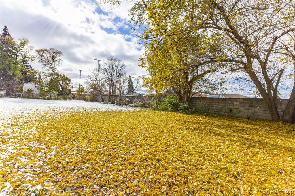 8056 Dawn Drive, Sterling Heights, MI 48314 — Photo 46