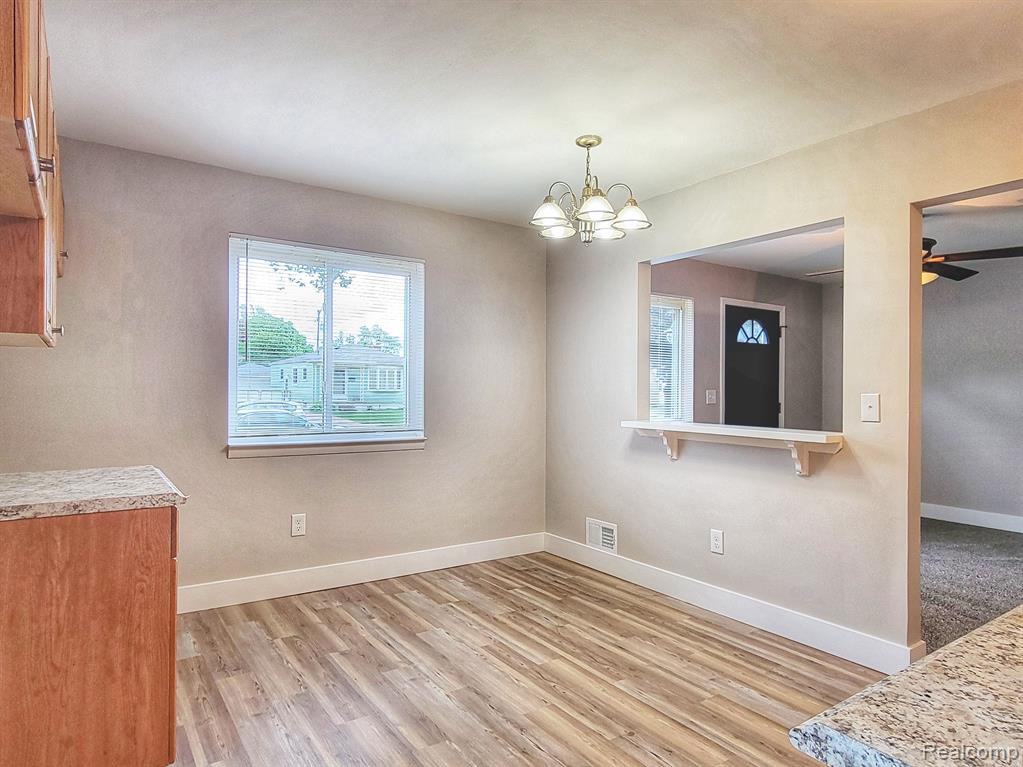 4612 KATHERINE Street, Dearborn Heights, MI 48125 — Photo 12