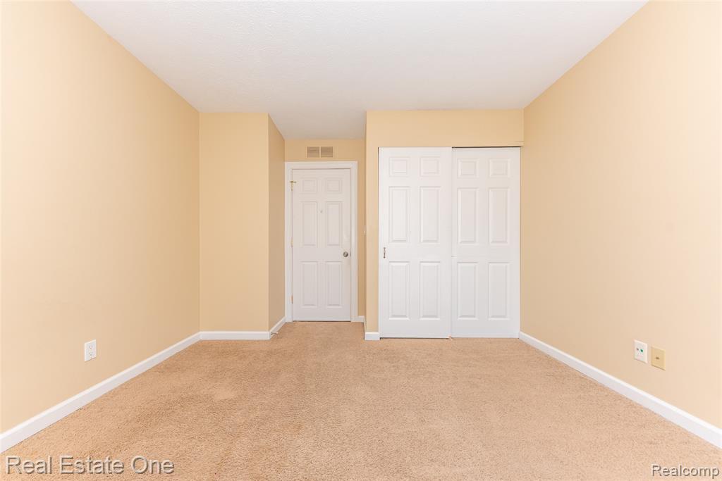 61186 Greenwood Drive, 36, South Lyon, MI 48178 — Photo 15