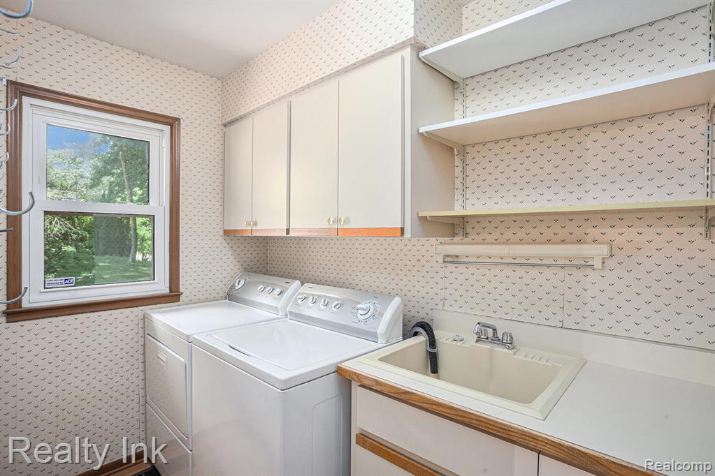 458 Shagbark Drive, Rochester Hills, MI 48309 — Photo 11