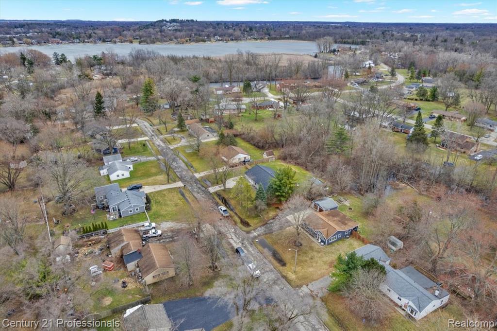 7079 Felix Drive, Clarkston, MI — Photo 12