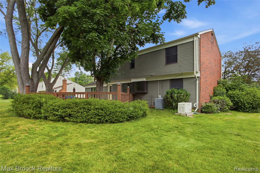 4259 Savoie Trail, West Bloomfield, MI 48323 — Photo 34