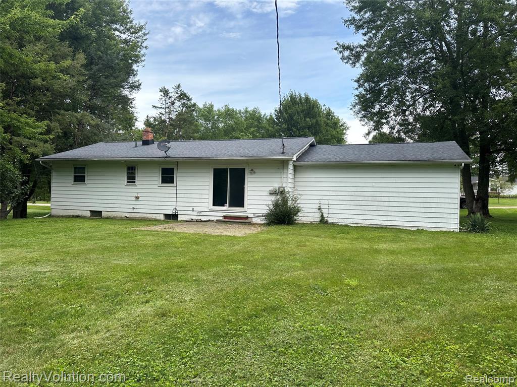 2053 Lillian Drive, Lapeer, MI 48446 — Photo 18