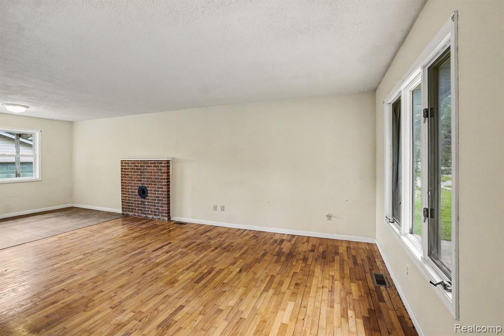821 Isham Street, Owosso, MI 48867 — Photo 6