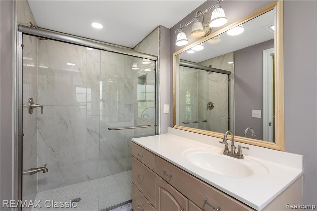 4268 Covered Bridge Road, Bloomfield Hills, MI 48302 — Photo 15