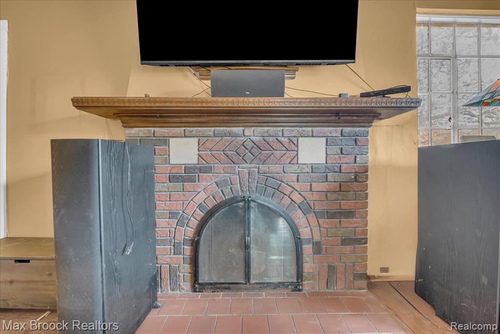 2085 Pontiac Drive, Sylvan Lake, MI 48320 — Photo 5