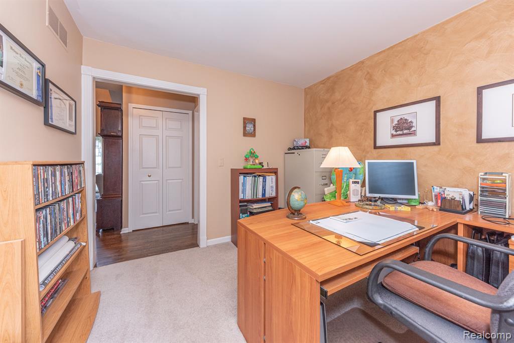 46551 SCOTIA, Canton, MI 48187 — Photo 9