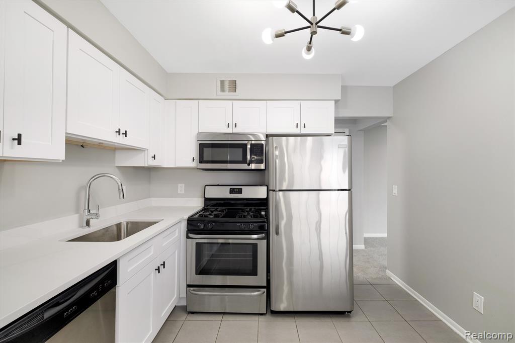 454 Fox Hills N Drive, 5, Bloomfield Hills, MI 48304 — Photo 18