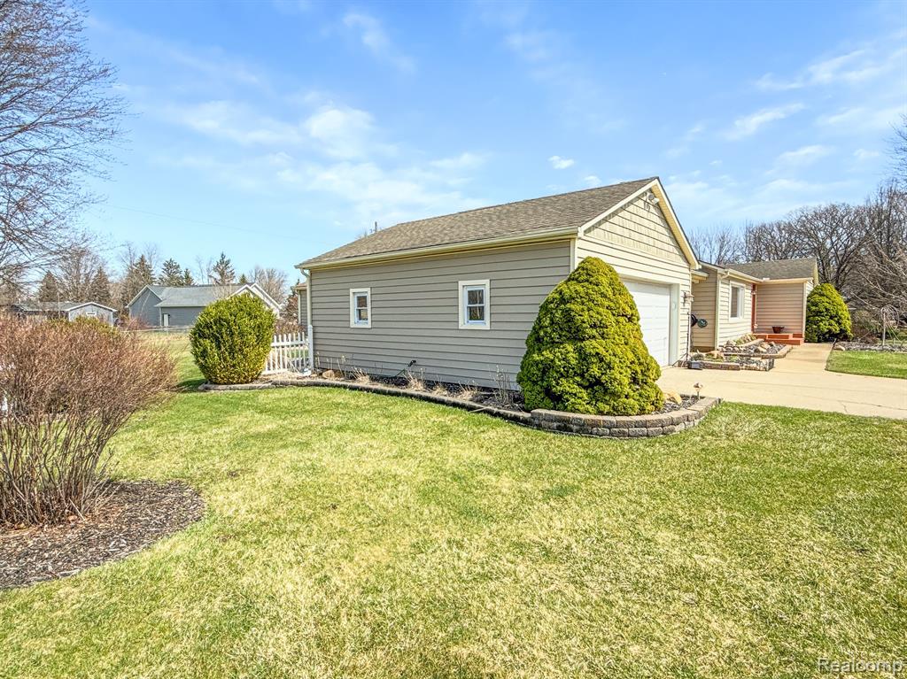 9032 W BRISTOL Road, Swartz Creek, MI 48473 — Photo 36