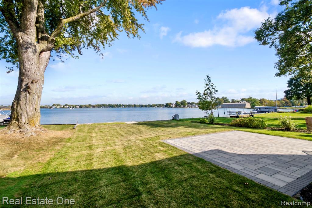 1517 KESSLER Avenue, Keego Harbor, MI 48320 — Photo 19