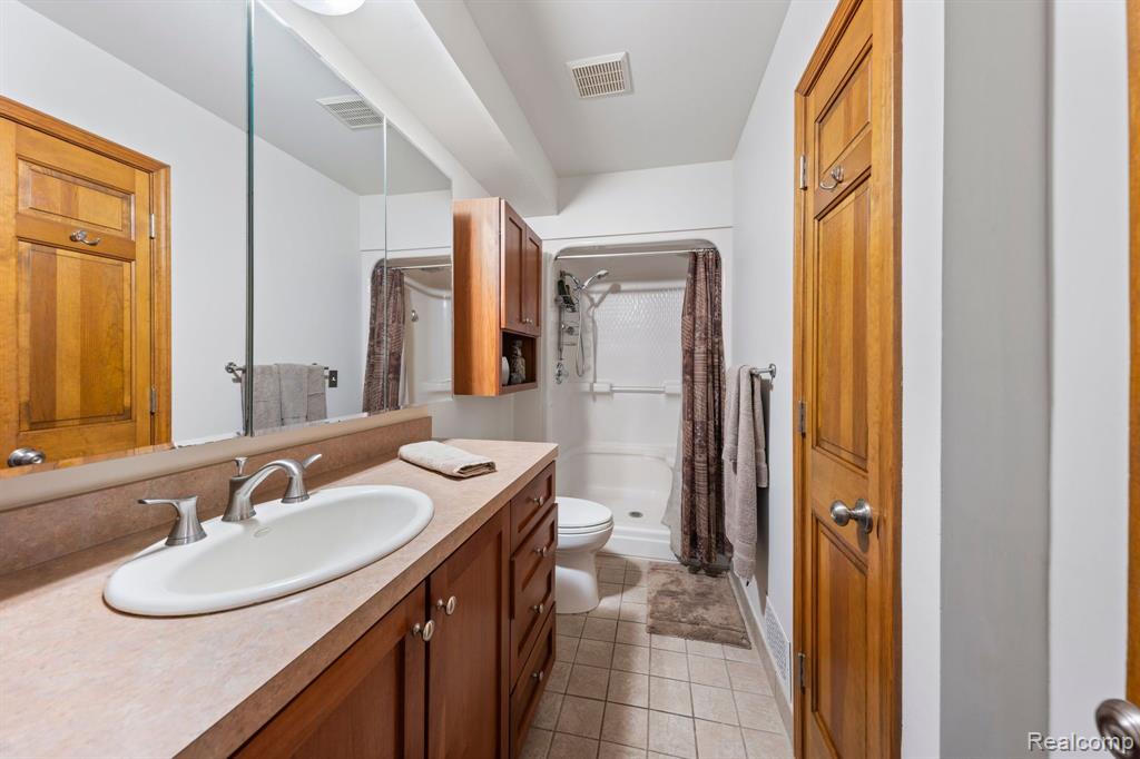 966 WOLVERINE Drive, Wolverine Lake, MI 48390 — Photo 19