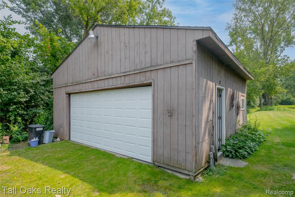 5059 W Coldwater Road, Flint, MI 48504 — Photo 4