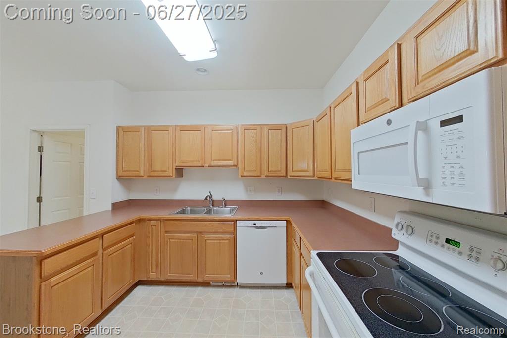 47324 Labana Drive, Canton, MI 48187 — Photo 7