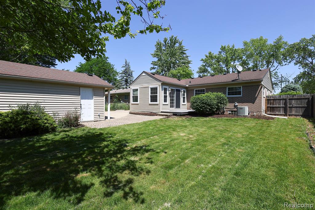 9858 FAIRBANKS Street, Van Buren, MI 48111 — Photo 34