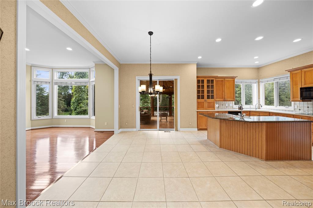 5149 Parkgate Drive, Commerce Twp, MI 48382 — Photo 18