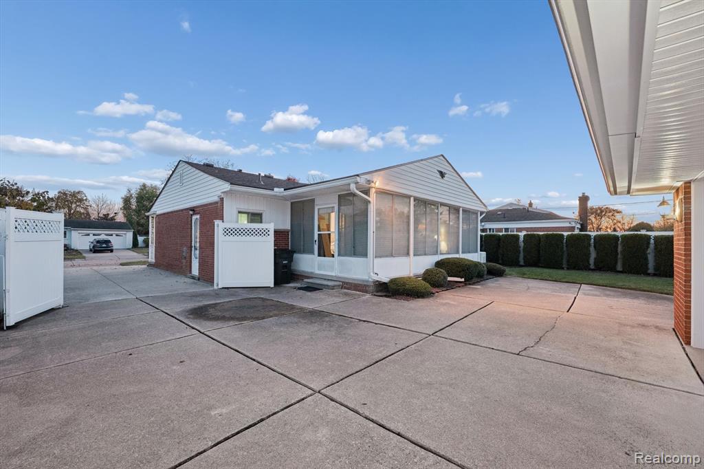 14240 Stratford Street, Riverview, MI 48193 — Photo 38