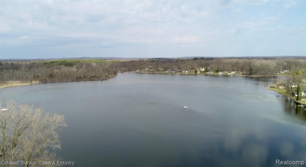 2705 Melvin Drive, Pinckney, MI 48169 — Photo 4