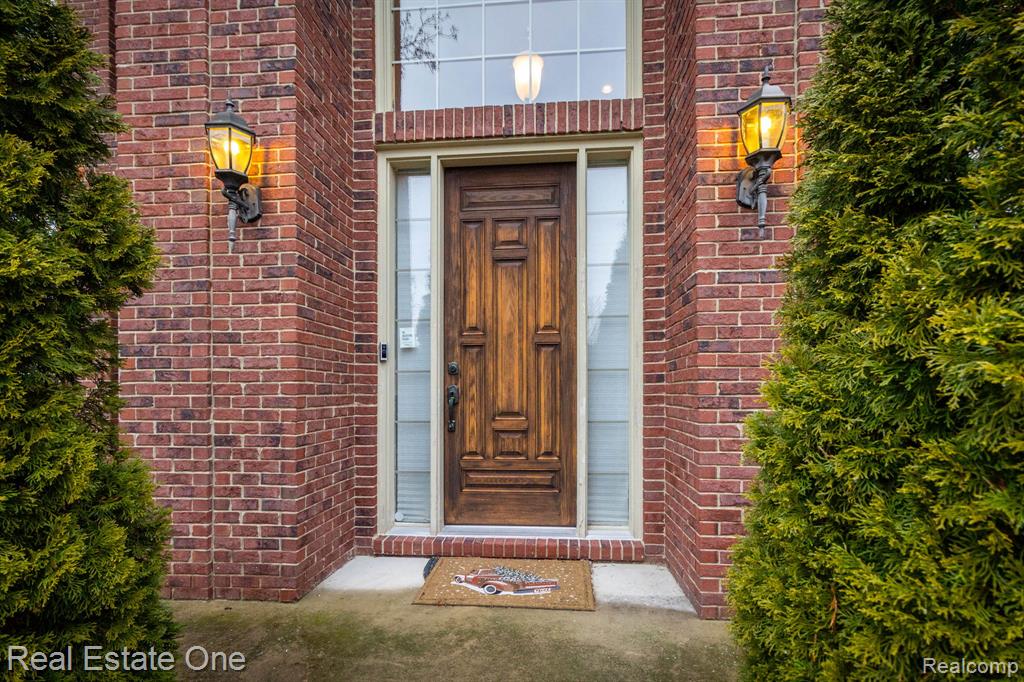 6536 Chatham Circle, Rochester Hills, MI 48306 — Photo 4