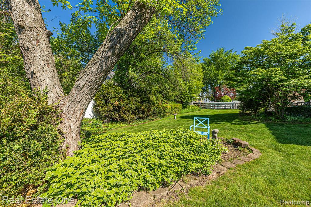 4931 Calvert Drive, Troy, MI 48085 — Photo 28