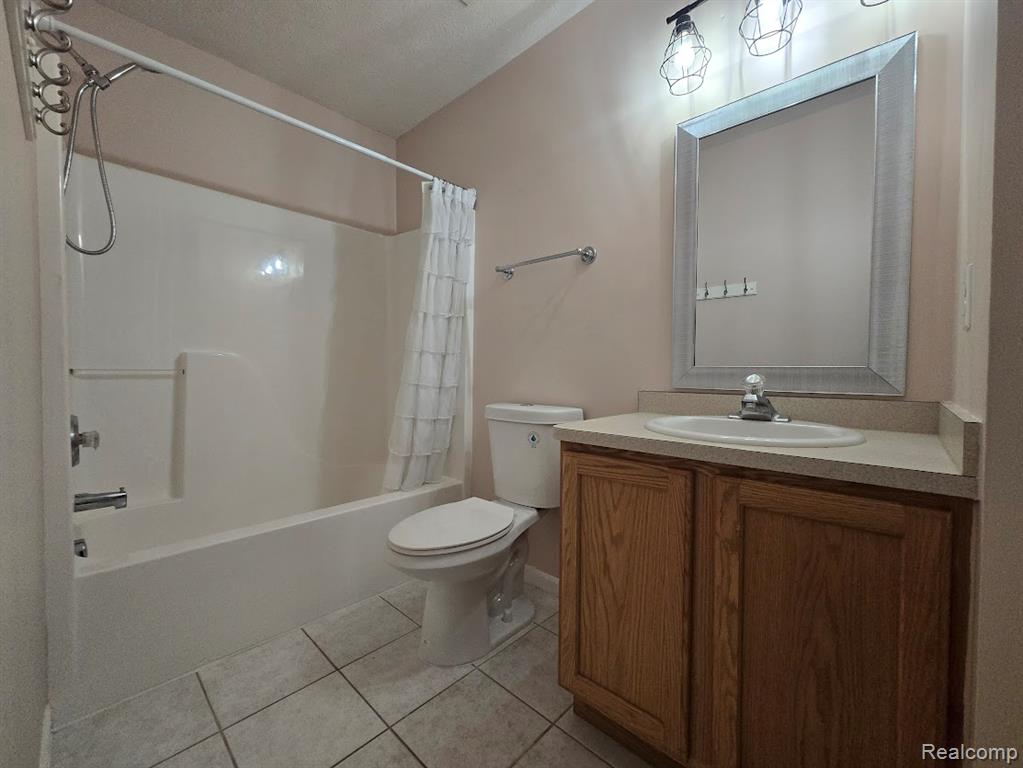 684 Glenlivet Street, Howell, MI 48843 — Photo 22
