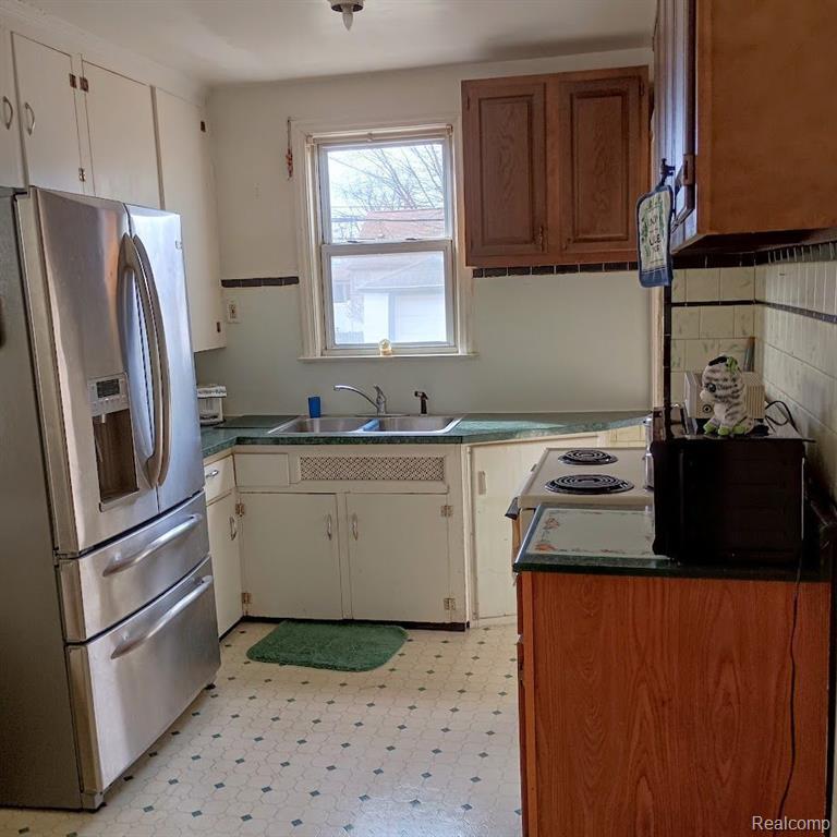 6890 MAYFAIR Street, Taylor, MI 48180 — Photo 6
