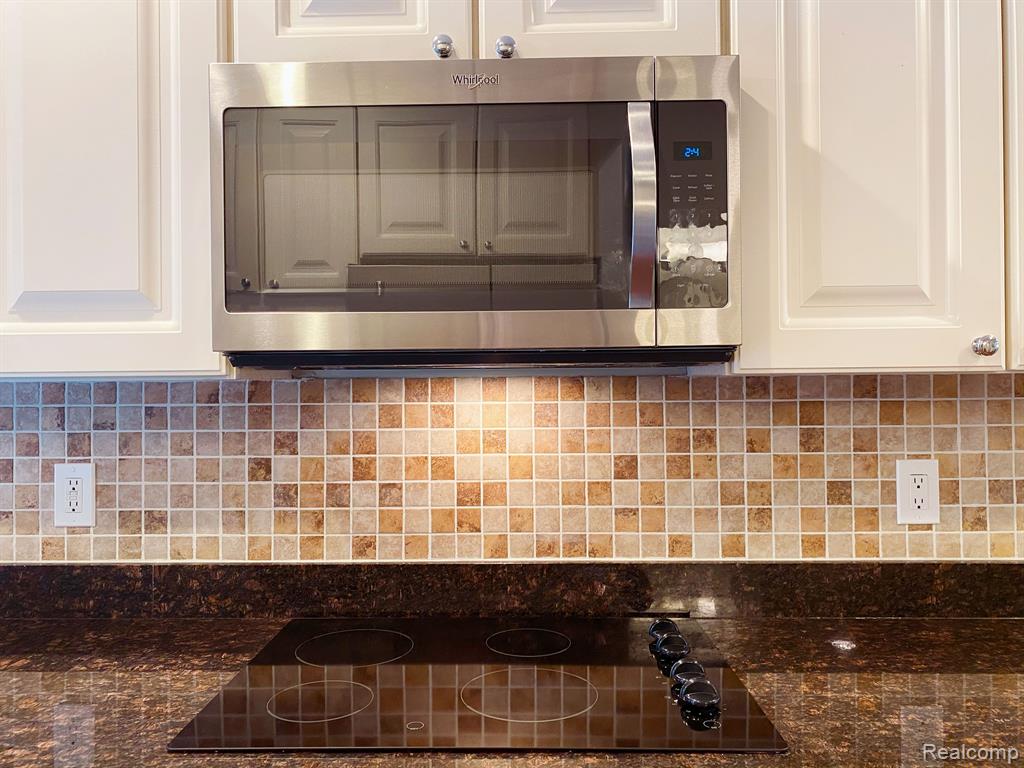 608 LEWIS Street, Birmingham, MI 48009 — Photo 9