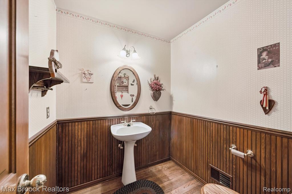 8936 Salem Farms Drive, South Lyon, MI 48178 — Photo 39