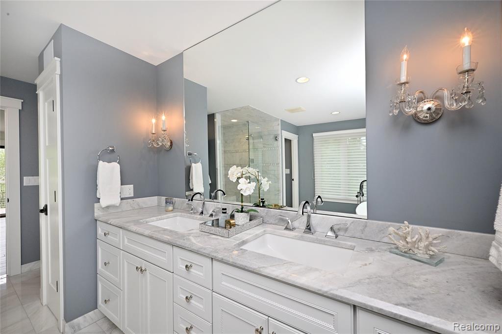 4801 N Harsdale Road, Bloomfield Hills, MI 48302 — Photo 31