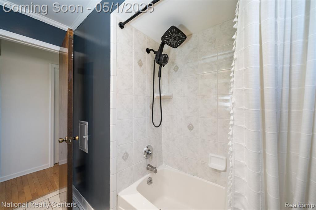 8341 Shari Drive, Westland, MI — Photo 17