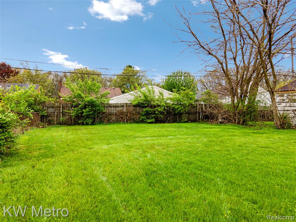 22591 N Kane Street, Detroit, MI 48223 — Photo 3