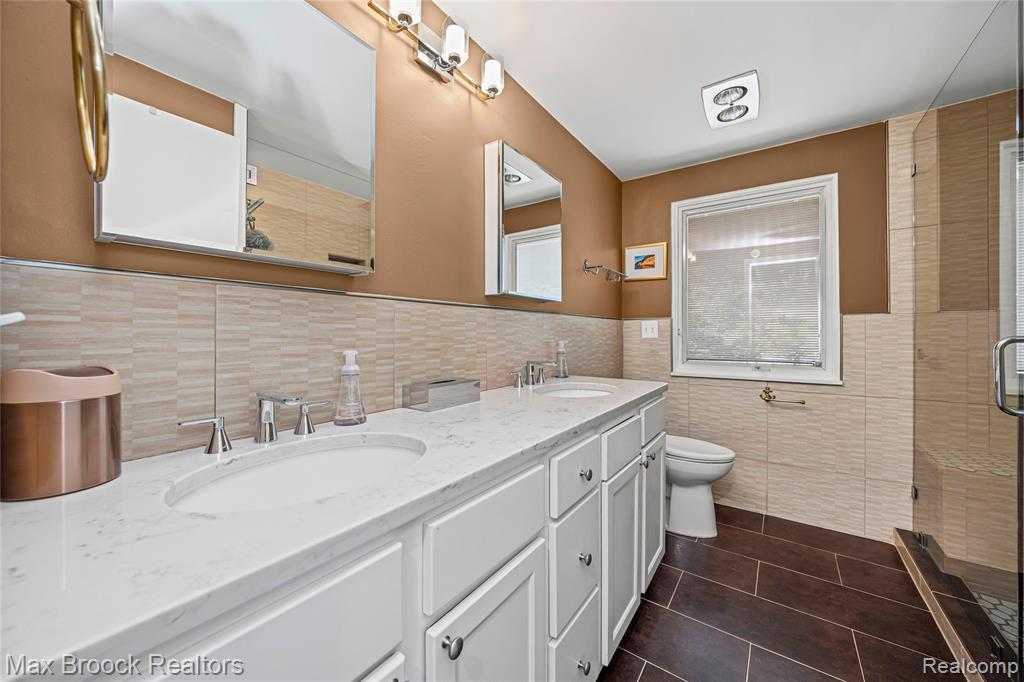 5597 Apple Ridge Trail, West Bloomfield, MI — Photo 41