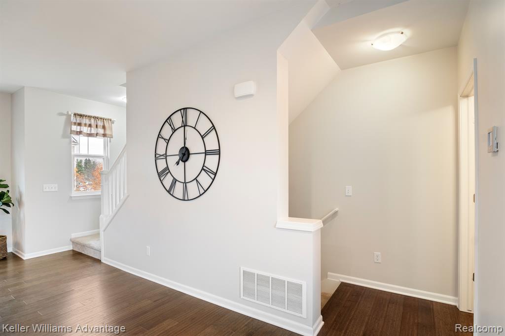 419 WRIGHT Street, Wixom, MI 48393 — Photo 16