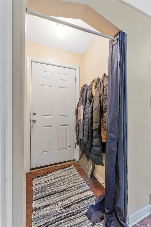 20913 Ridgemont Road, Harper Woods, MI 48225 — Photo 4