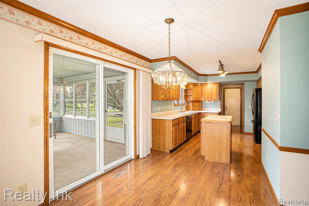 5868 Buttonwood Drive, Haslett, MI 48840 — Photo 7