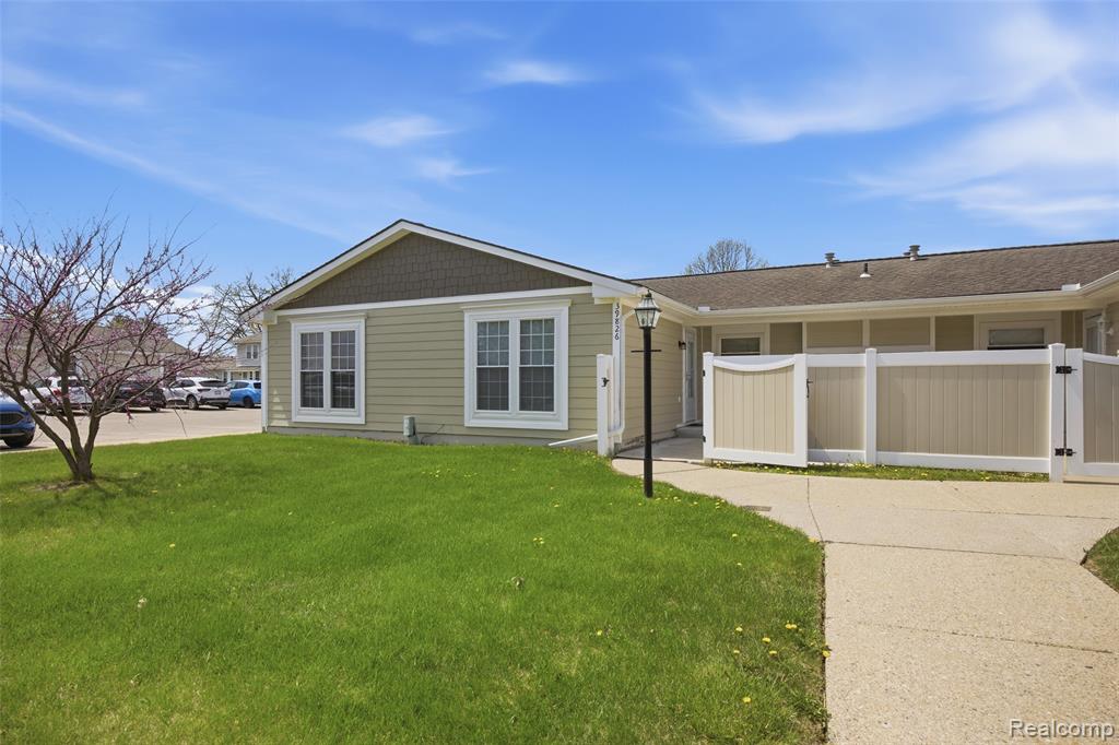 39826 Village Wood Circle, Novi, MI — Photo 17